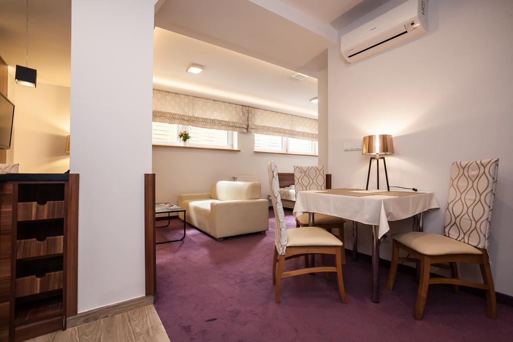 Hotel Barka Кальвария-Зебжидовская Экстерьер фото