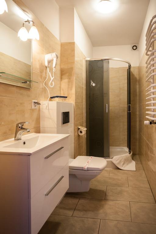 Hotel Barka Кальвария-Зебжидовская Экстерьер фото