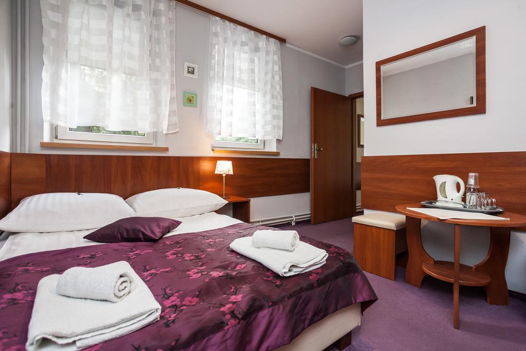 Hotel Barka Кальвария-Зебжидовская Экстерьер фото