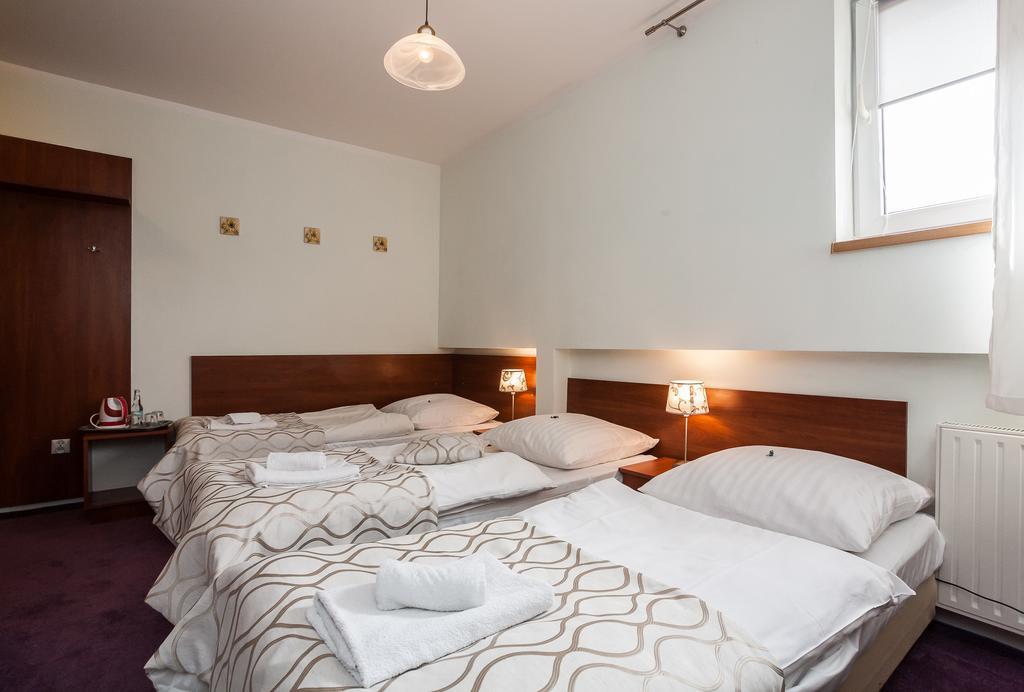 Hotel Barka Кальвария-Зебжидовская Экстерьер фото
