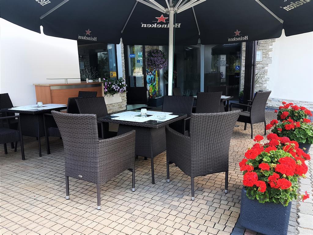 Hotel Barka Кальвария-Зебжидовская Экстерьер фото